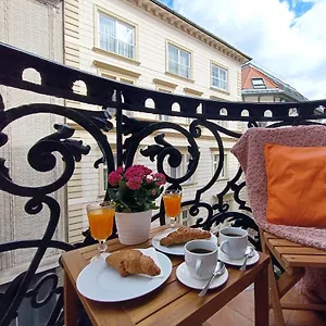 Apartment Super Chic With A Private Balcony, Budapest