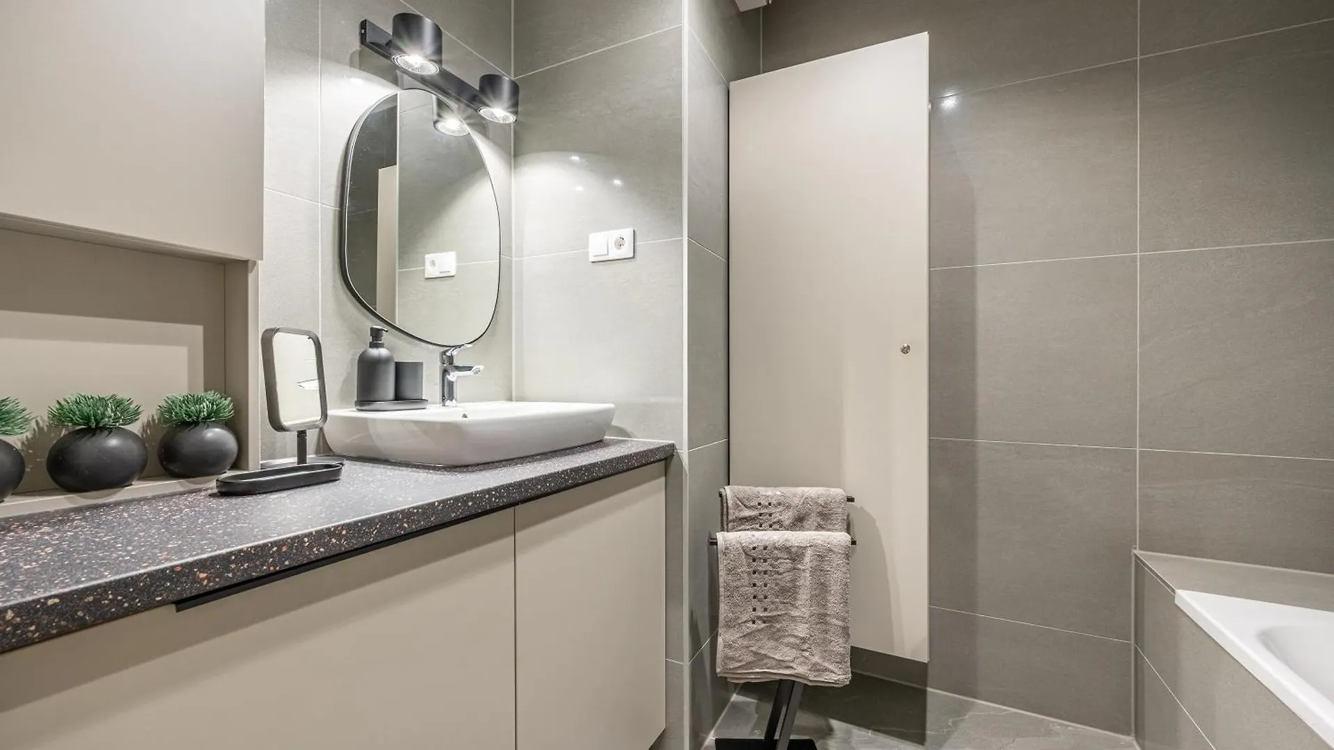 Appartamento Condo With Balcony @ Downtown Budapest