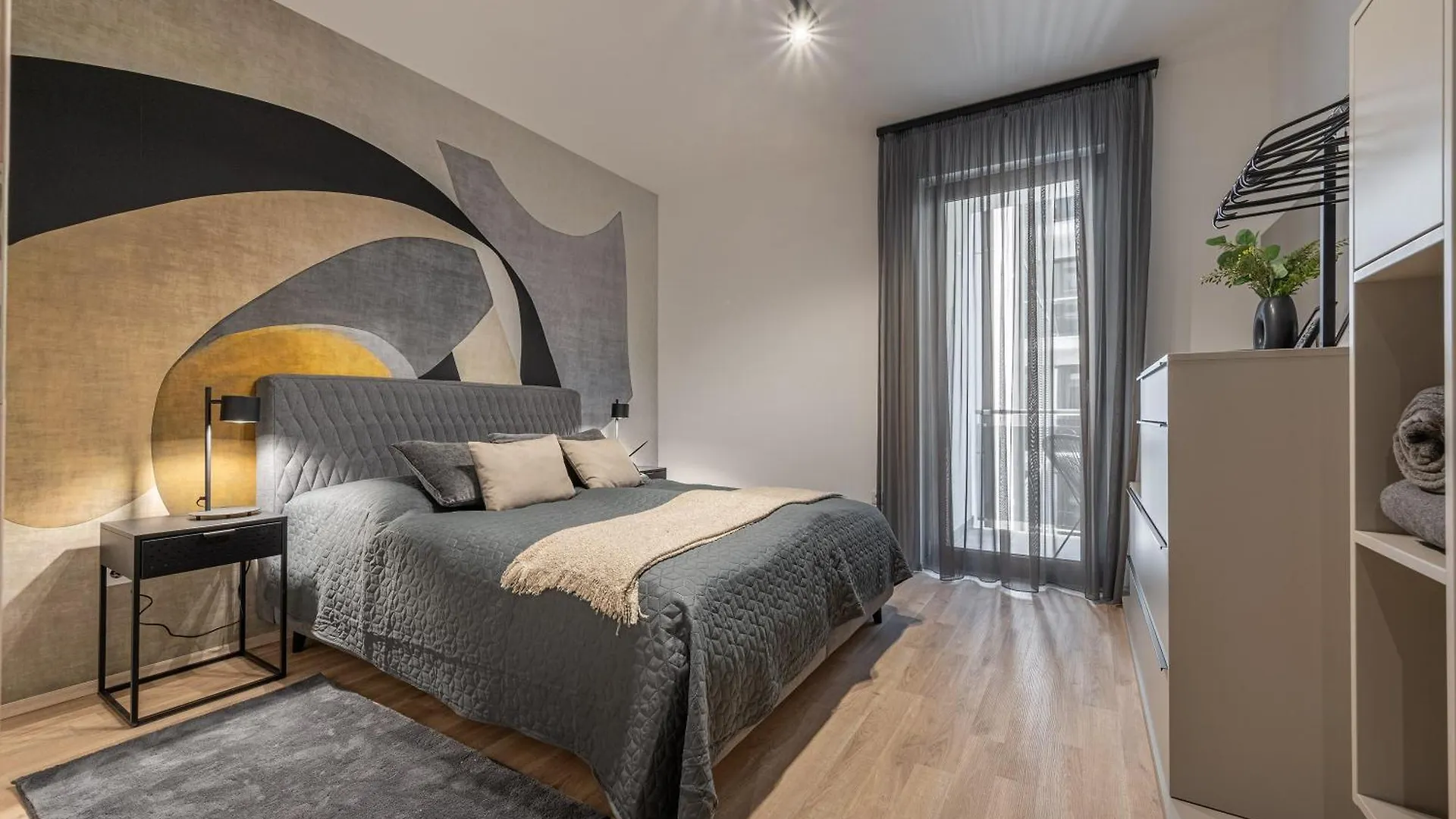 Condo With Balcony @ Downtown Budapest Ungheria