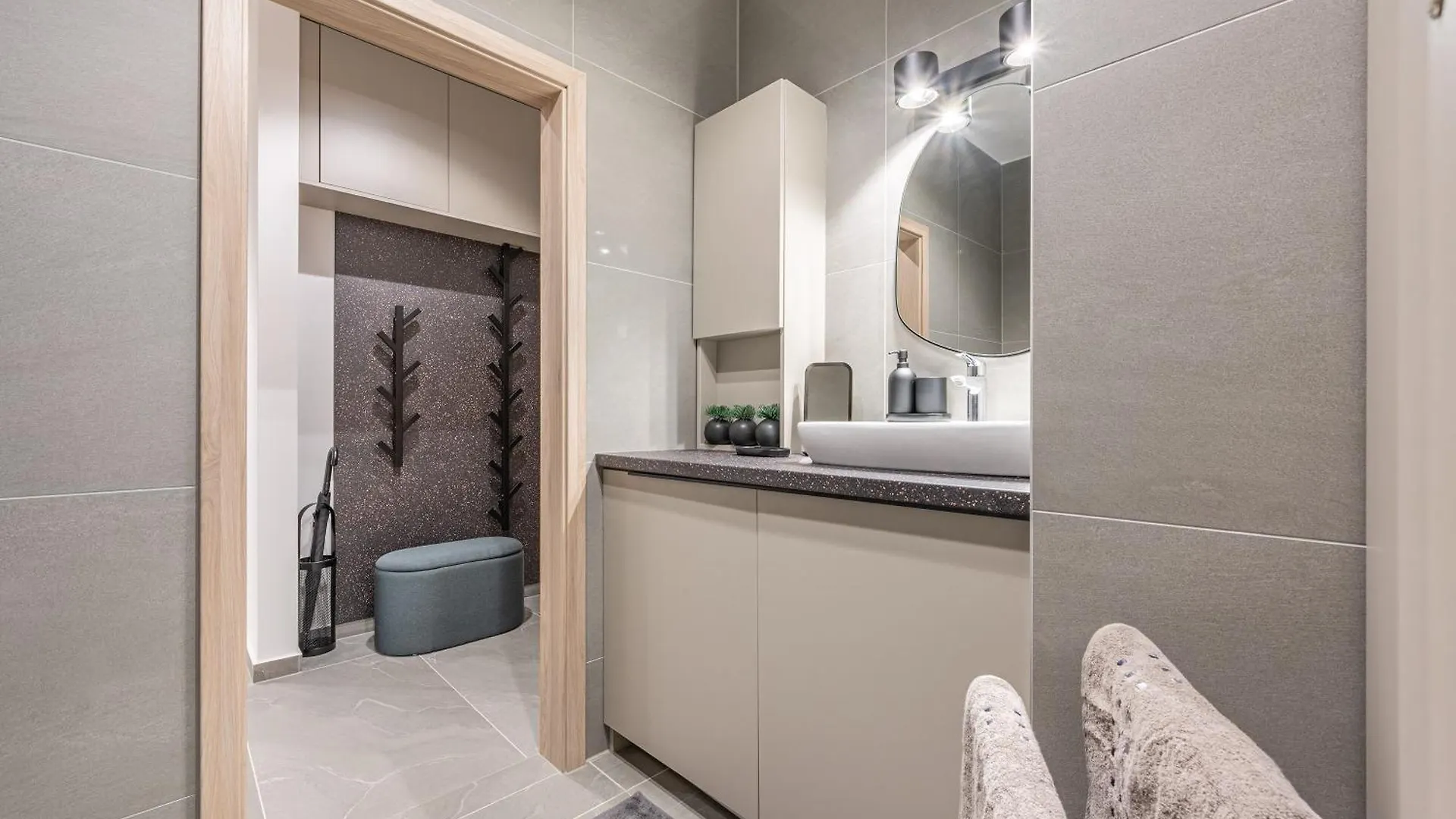 Condo With Balcony @ Downtown Budapest Appartamento